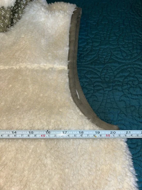 Madewell (Re)sourced Faux-Shearling Vest - Picture 9 of 10